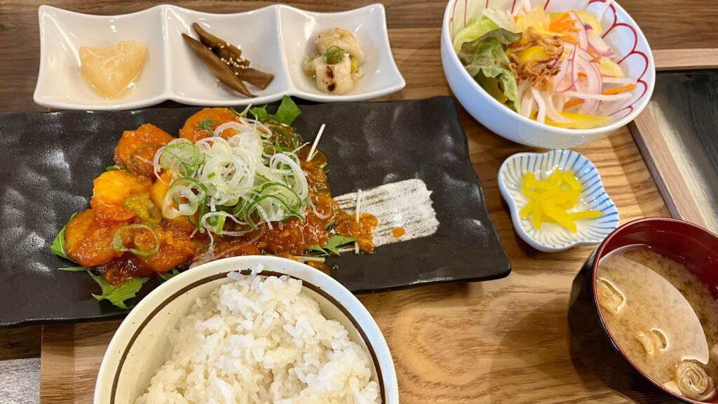 しのげん　エビチリ